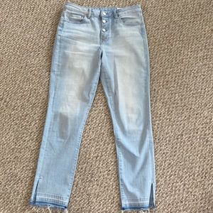 VINCE CAMUTO denim jeans Size29/8 light wash/split hem